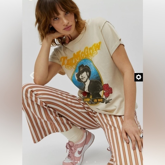 Daydreamer TIM MCGRAW COWBOY REVERSE GF TEE - Picture 16 of 16